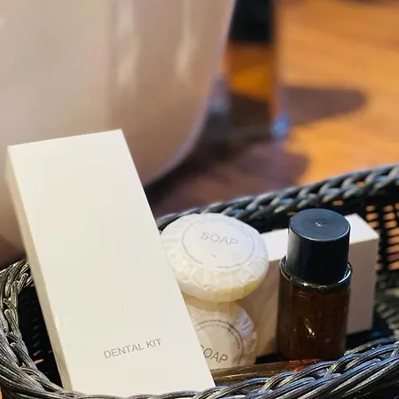 Shard Boutique Bed & Breakfast *