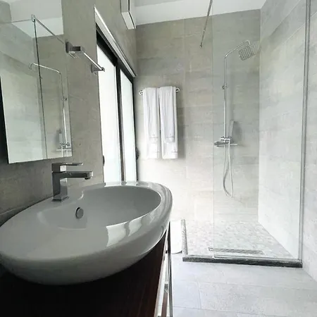 Shard Boutique 3* Tirana