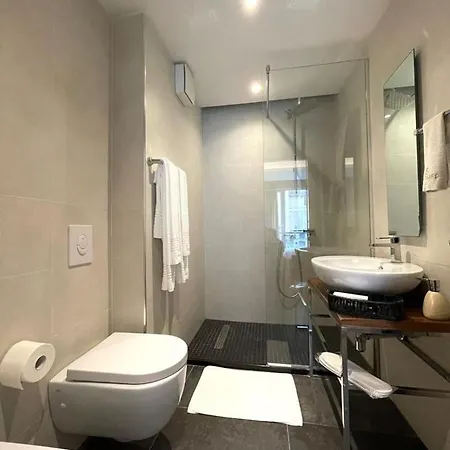 B&B Shard Boutique 티라나