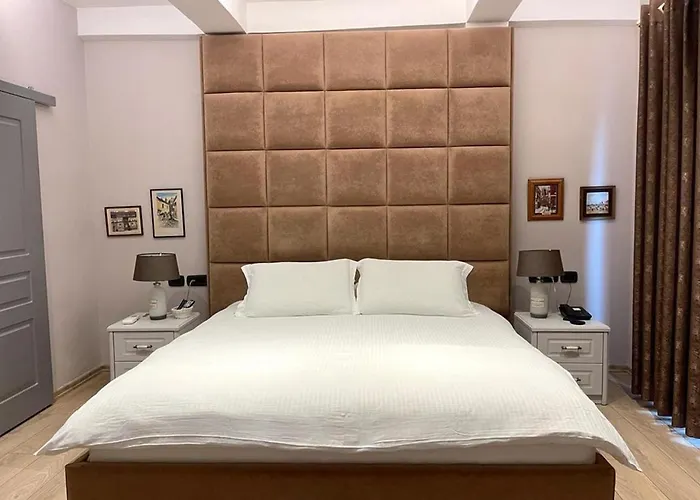 Shard Boutique 3* Tiran