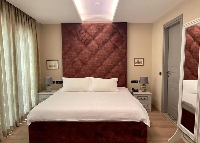 Shard Boutique 3* Tiran