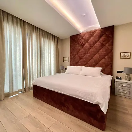 Shard Boutique טיראנה