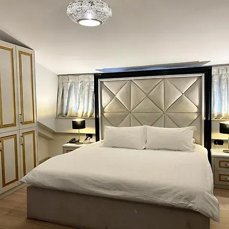 Shard Boutique Alojamento de Acomodação e Pequeno-almoço Tirana